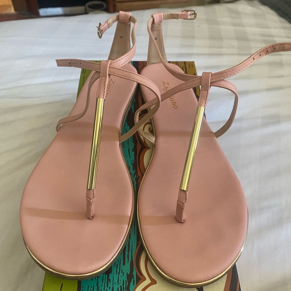 Mauve sandals